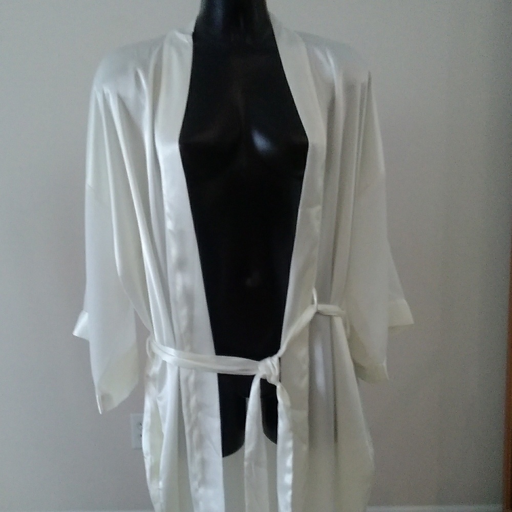 Mystique Intimates mid-length robe